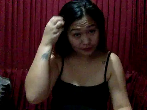 Snapshot of yummy_mia chatting on 07/14/26, 01:39 yummy mia online show from 07/14/26, 01:39