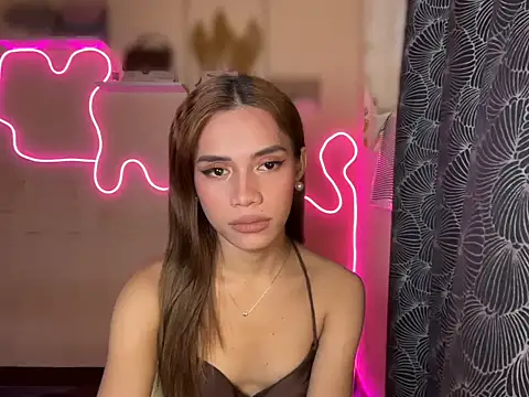 Lovelynikki03 online show from 09/28/25, 02:00