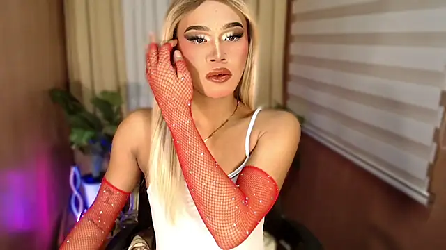 Snapshot of _tipsandchips chatting on 09/20/25, 06:31  tipsandchips online show from 09/20/25, 06:31