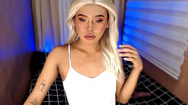 Snapshot of _tipsandchips chatting on 10/11/25, 06:39  tipsandchips online show from 10/11/25, 06:39