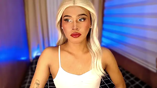 Snapshot of _tipsandchips chatting on 10/18/25, 08:15  tipsandchips online show from 10/18/25, 08:15