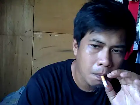 Snapshot of SteveFoxxe chatting on 10/05/25, 02:43 SteveFoxxe online show from 10/05/25, 02:43