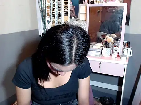 Snapshot of miya_khali chatting on 10/28/25, 05:15 miya khali online show from 10/28/25, 05:15