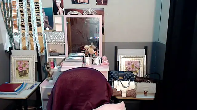 Snapshot of miya_khali chatting on 11/02/25, 05:26 miya khali online show from 11/02/25, 05:26