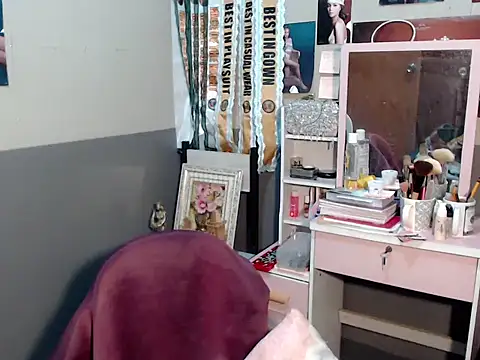 Snapshot of miya_khali chatting on 11/17/25, 12:00 miya khali online show from 11/17/25, 12:00