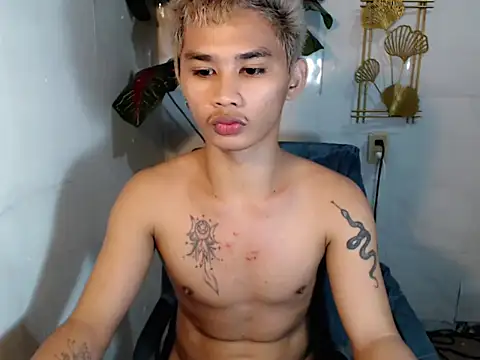 Snapshot of asianhardcock25 chatting on 04/02/26, 12:14 asianhardcock25 online show from 04/02/26, 12:14