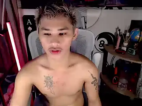 Snapshot of asianhardcock25 chatting on 04/05/26, 01:41 asianhardcock25 online show from 04/05/26, 01:41