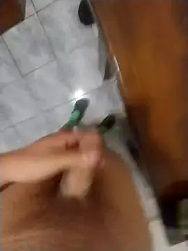 Snapshot of Clavitok chatting on 10/16/25, 11:39 Clavitok online show from 10/16/25, 11:39