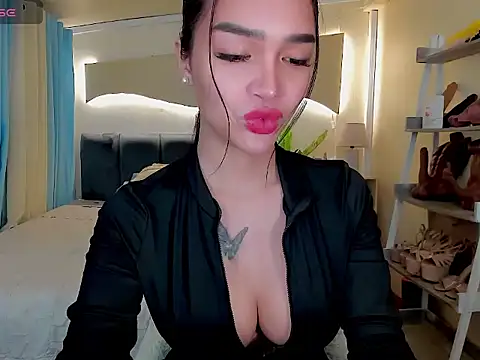 Snapshot of _agatha143_ chatting on 02/14/26, 02:30 agatha143 online show from 02/14/26, 02:30