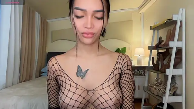 Snapshot of _agatha143_ chatting on 04/06/26, 02:42 agatha143 online show from 04/06/26, 02:42