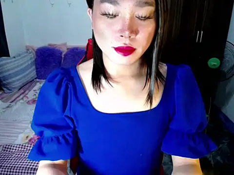 Snapshot of Urassiansweetcummer chatting on 09/20/25, 01:39 Urassiansweetcummer online show from 09/20/25, 01:39