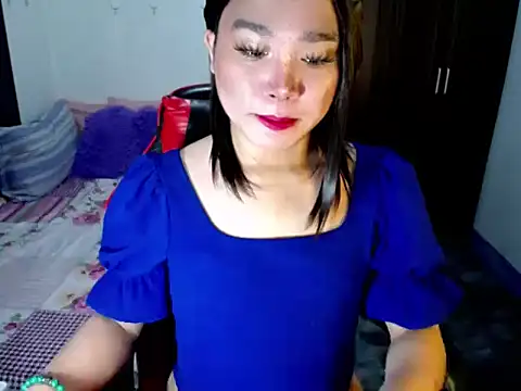 Snapshot of Urassiansweetcummer chatting on 09/25/25, 02:04 Urassiansweetcummer online show from 09/25/25, 02:04