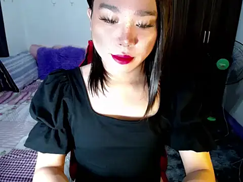 Snapshot of Urassiansweetcummer chatting on 09/27/25, 12:59 Urassiansweetcummer online show from 09/27/25, 12:59