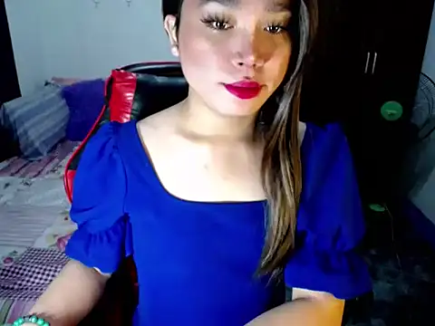 Snapshot of Urassiansweetcummer chatting on 10/06/25, 01:47 Urassiansweetcummer online show from 10/06/25, 01:47