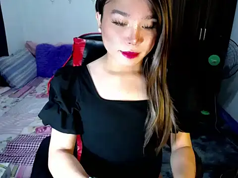 Snapshot of Urassiansweetcummer chatting on 10/08/25, 02:14 Urassiansweetcummer online show from 10/08/25, 02:14