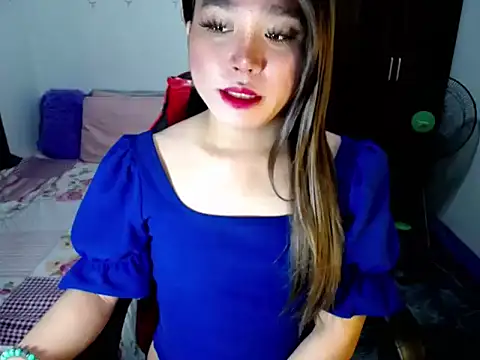 Snapshot of Urassiansweetcummer chatting on 10/11/25, 01:49 Urassiansweetcummer online show from 10/11/25, 01:49