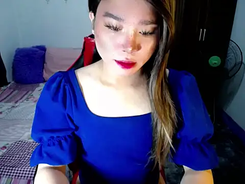 Snapshot of Urassiansweetcummer chatting on 10/15/25, 02:22 Urassiansweetcummer online show from 10/15/25, 02:22