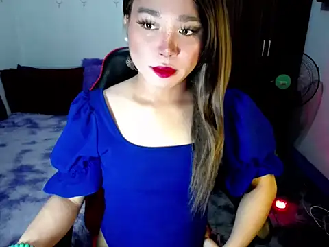Snapshot of Urassiansweetcummer chatting on 12/19/25, 02:07 Urassiansweetcummer online show from 12/19/25, 02:07