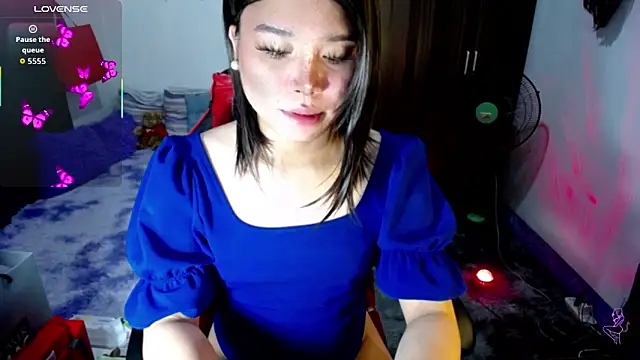 Snapshot of Urassiansweetcummer chatting on 02/18/26, 08:10 Urassiansweetcummer online show from 02/18/26, 08:10