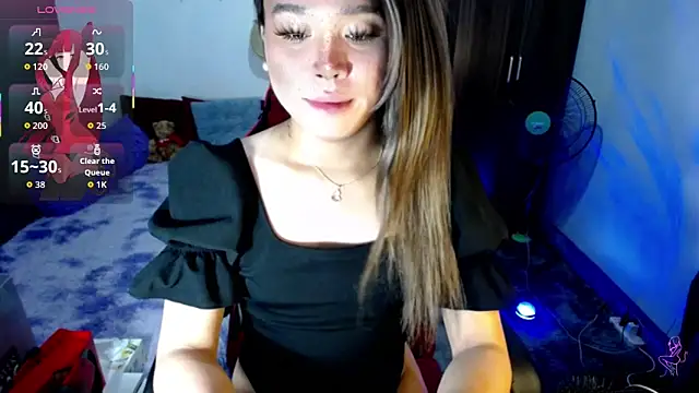 Snapshot of Urassiansweetcummer chatting on 02/24/26, 01:03 Urassiansweetcummer online show from 02/24/26, 01:03
