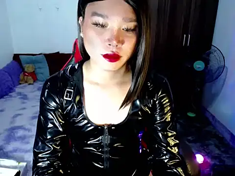Snapshot of Urassiansweetcummer chatting on 05/07/26, 01:44 Urassiansweetcummer online show from 05/07/26, 01:44