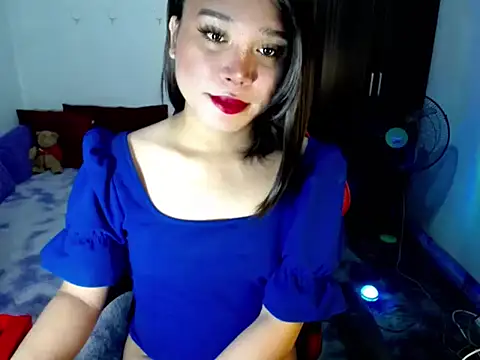 Snapshot of Urassiansweetcummer chatting on 07/09/26, 02:26 Urassiansweetcummer online show from 07/09/26, 02:26