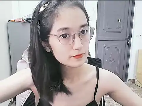 Shulee21 online show from 10/11/25, 03:50