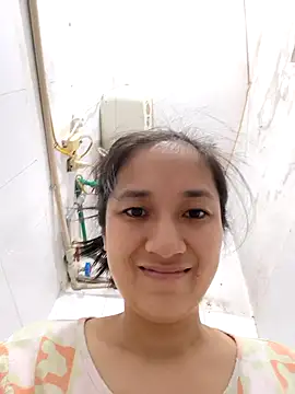 Shulee21 online show from 10/19/25, 06:25