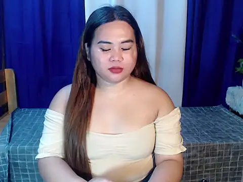 Snapshot of queen_staceyy chatting on 02/05/26, 01:32 queen staceyy online show from 02/05/26, 01:32