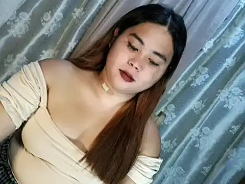 Snapshot of queen_staceyy chatting on 03/03/26, 01:34 queen staceyy online show from 03/03/26, 01:34