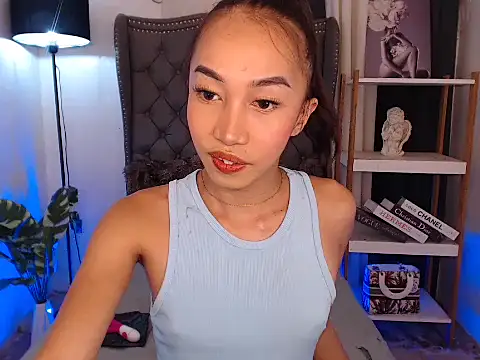 Snapshot of Sweet_kittyxx chatting on 12/04/25, 06:44 Sweet kittyxx online show from 12/04/25, 06:44