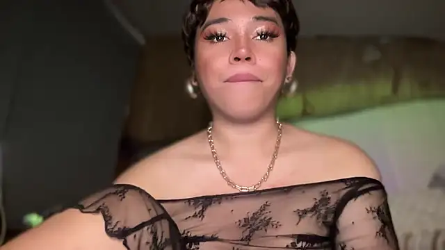 Snapshot of goddessofalltime chatting on 10/29/25, 12:02 goddessofalltime online show from 10/29/25, 12:02