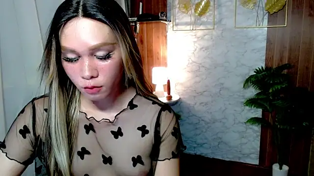 Snapshot of pinay_hugeCockxx chatting on 10/21/25, 02:01 pinay hugeCockxx online show from 10/21/25, 02:01