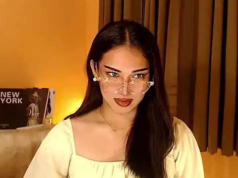 Snapshot of magnificent_kitana chatting on 10/31/25, 03:46 magnificent kitana online show from 10/31/25, 03:46
