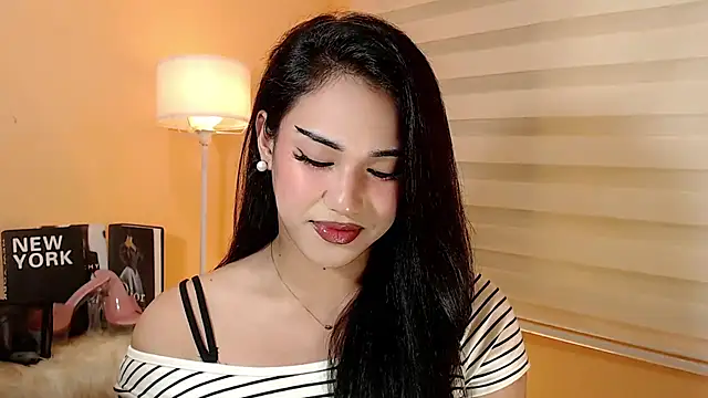 Snapshot of magnificent_kitana chatting on 12/02/25, 12:43 magnificent kitana online show from 12/02/25, 12:43
