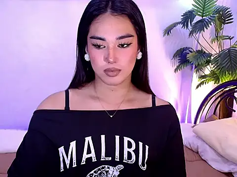 Snapshot of magnificent_kitana chatting on 05/01/26, 08:24 magnificent kitana online show from 05/01/26, 08:24