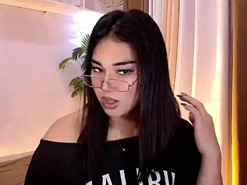 Snapshot of magnificent_kitana chatting on 05/10/26, 09:42 magnificent kitana online show from 05/10/26, 09:42