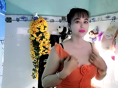 emgaixinhngoan online show from 10/05/25, 04:33