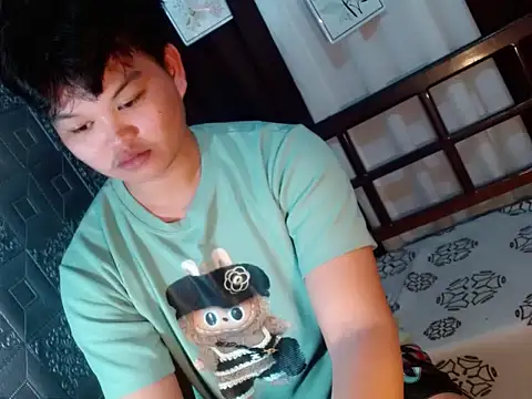 Snapshot of Reynelcock chatting on 09/15/25, 03:34 Reynelcock online show from 09/15/25, 03:34