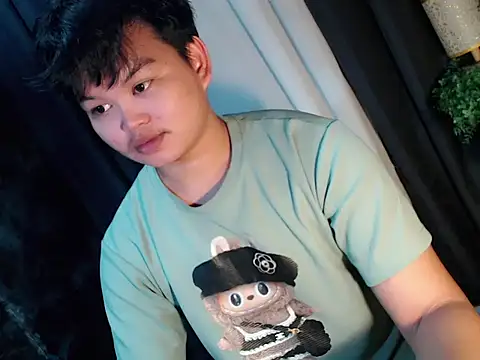 Snapshot of Reynelcock chatting on 09/16/25, 05:19 Reynelcock online show from 09/16/25, 05:19