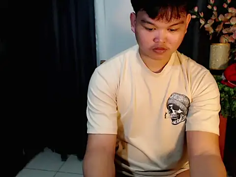 Snapshot of Reynelcock chatting on 09/18/25, 05:59 Reynelcock online show from 09/18/25, 05:59