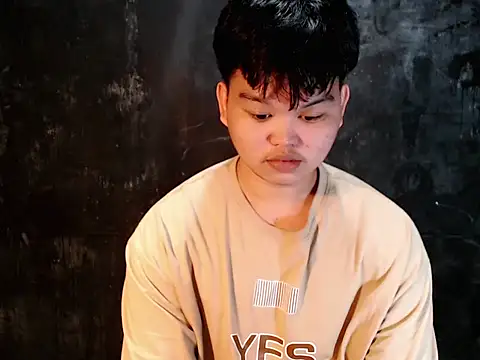 Snapshot of Reynelcock chatting on 09/28/25, 01:05 Reynelcock online show from 09/28/25, 01:05