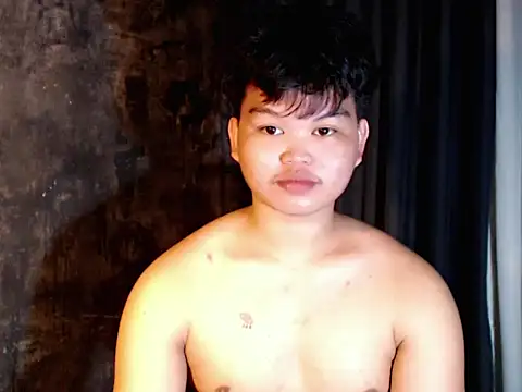 Snapshot of Reynelcock chatting on 10/01/25, 02:56 Reynelcock online show from 10/01/25, 02:56