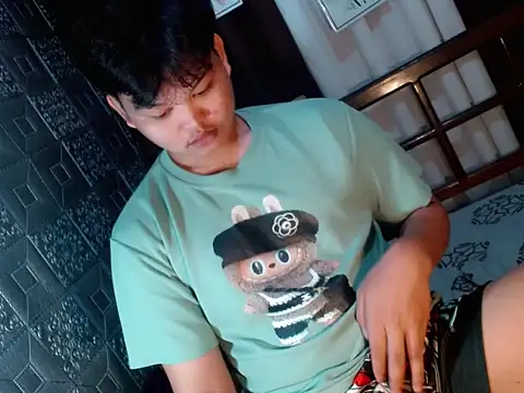 Snapshot of Reynelcock chatting on 10/07/25, 10:51 Reynelcock online show from 10/07/25, 10:51