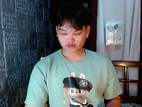 Snapshot of Reynelcock chatting on 10/08/25, 04:48 Reynelcock online show from 10/08/25, 04:48