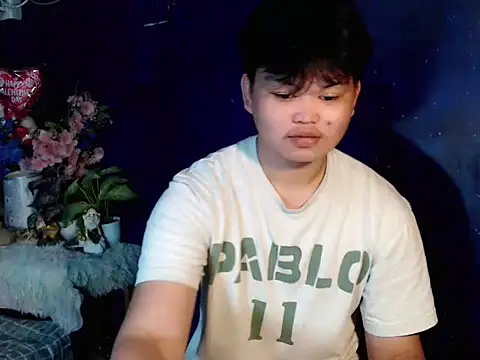 Snapshot of Reynelcock chatting on 10/24/25, 03:30 Reynelcock online show from 10/24/25, 03:30