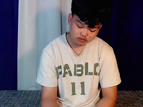 Snapshot of Reynelcock chatting on 11/07/25, 01:27 Reynelcock online show from 11/07/25, 01:27