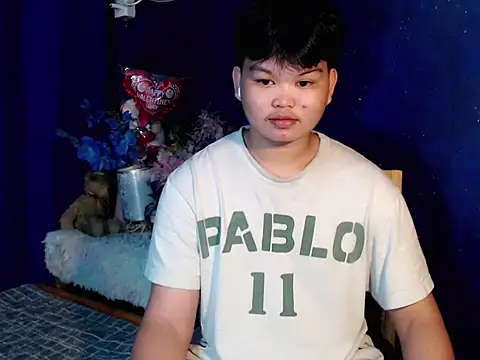 Snapshot of Reynelcock chatting on 11/07/25, 03:56 Reynelcock online show from 11/07/25, 03:56