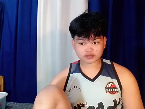 Snapshot of Reynelcock chatting on 11/12/25, 03:12 Reynelcock online show from 11/12/25, 03:12