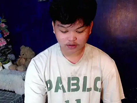 Snapshot of Reynelcock chatting on 04/10/26, 12:32 Reynelcock online show from 04/10/26, 12:32